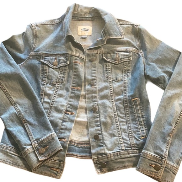 Old Navy Size M Light Jean Jacket 